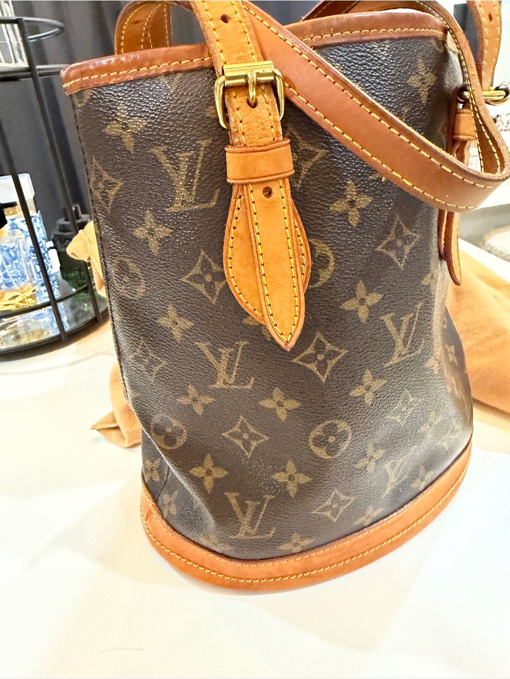 Louis Vuitton Monogram bucket petite - Picture 6 of 11